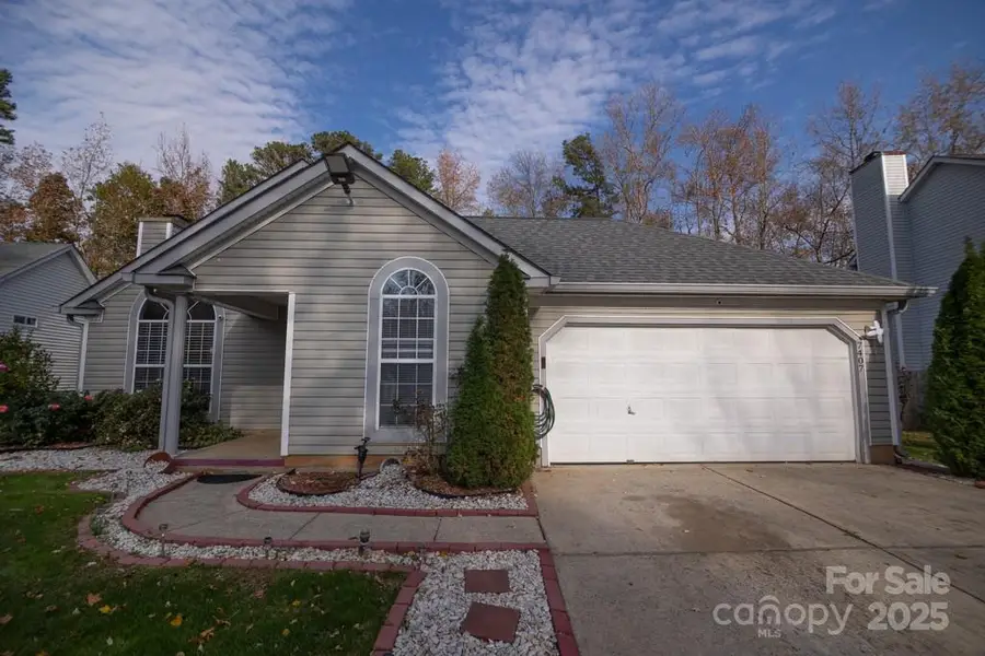 7407 Heronwood Lane, Charlotte, NC 28227 - Image #2