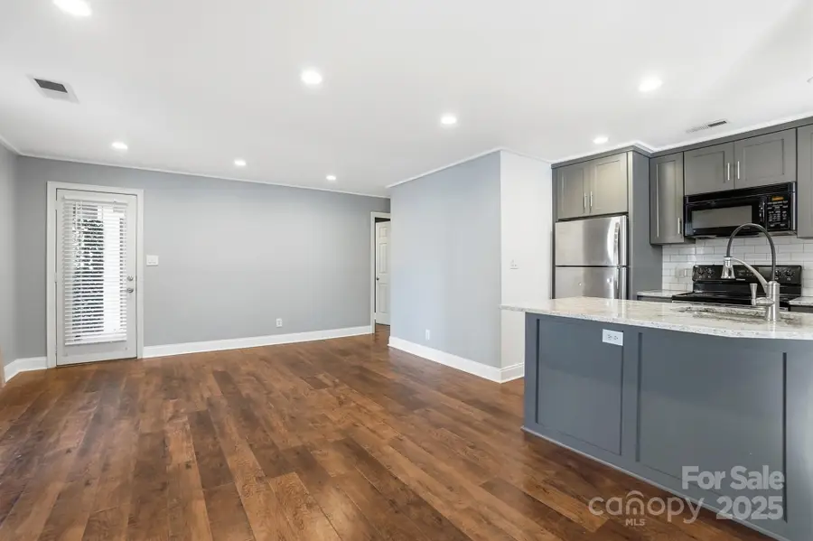 2502 Cranbrook Lane #6, Charlotte, NC 28207 - Image #3