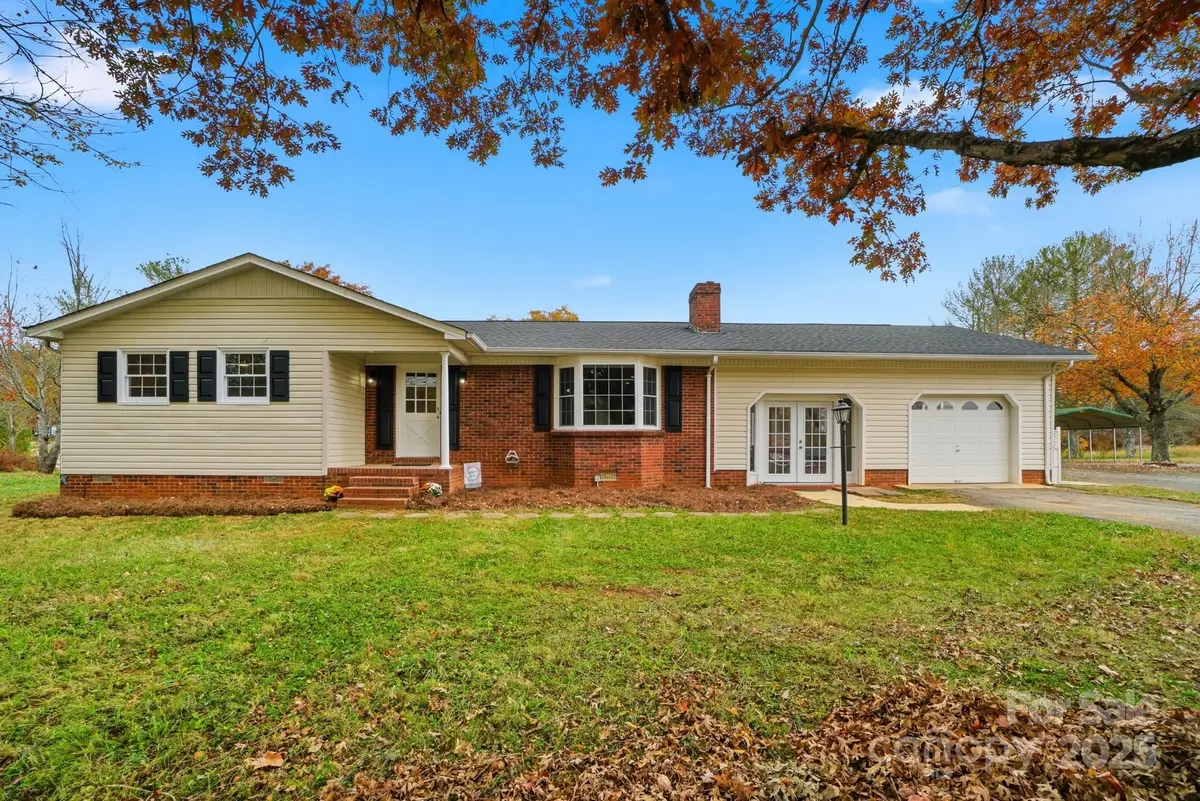 1404 Old Mill Road, Lincolnton, NC 28092 - Image #1