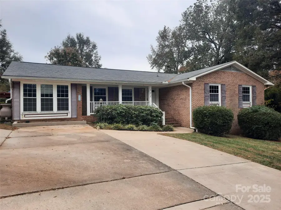 121 Greenview Drive, Kannapolis, NC 28081 - Image #2