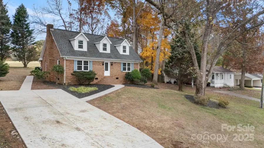 203 Helmswood Drive, Stanley, NC 28164 - Image #2