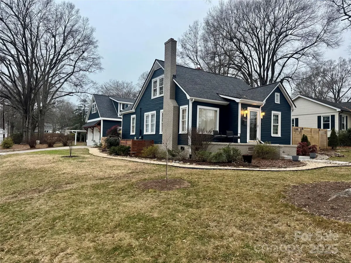 143 E Stewart Avenue, Mooresville, NC 28115 - Image #1