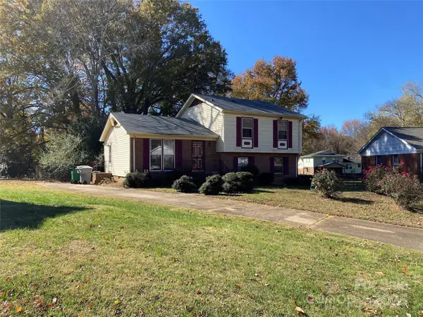 305 Red Roan Place, Charlotte, NC 28215