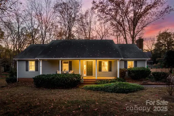 6515 Carmel Hills Drive, Charlotte, NC 28226