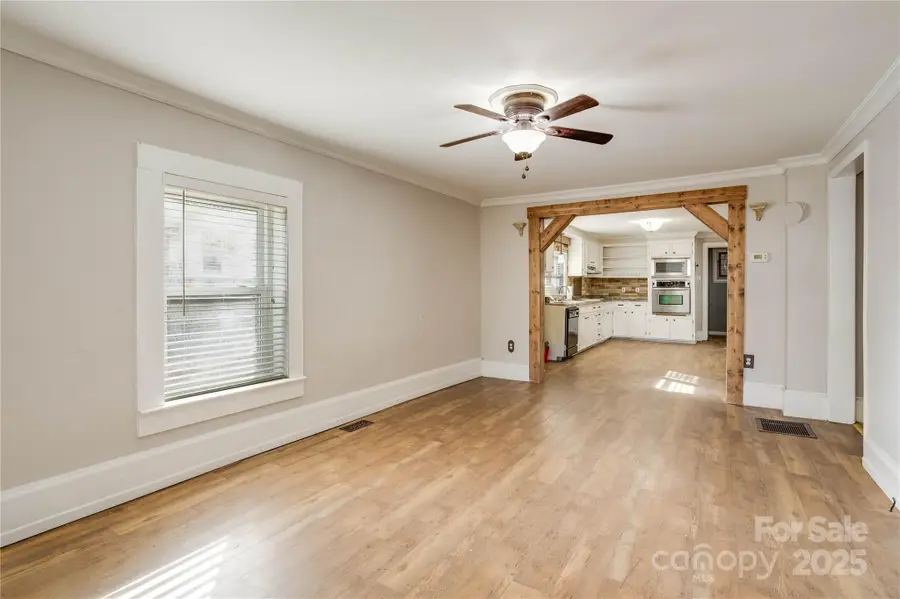 602 E Lee Avenue, Bessemer City, NC 28016 - Image #2