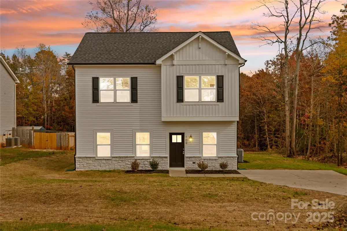 109 Titleist Drive, Statesville, NC 28677 - Image #1