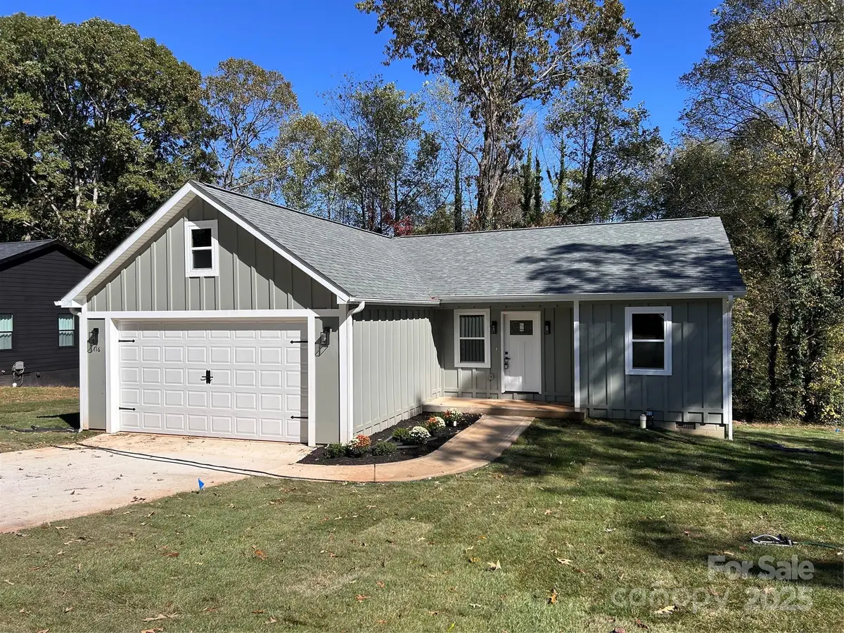 116 39th Avenue Court Nw, Hickory, NC 28601 - Image #1