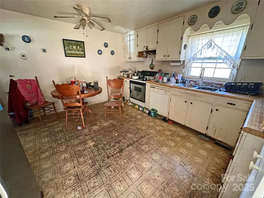 1925 Nettle Knob Road, West Jefferson, NC 28694 - Image #3