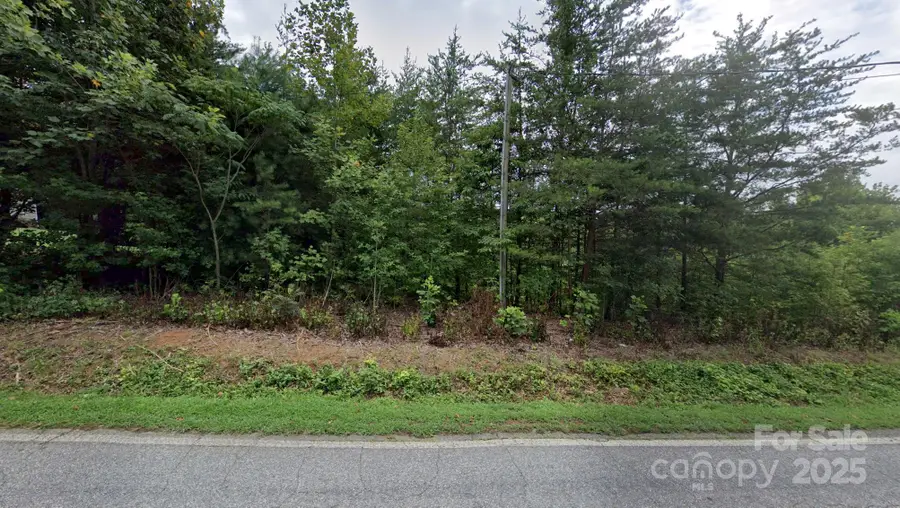 320 N Fairview Drive, Lenoir, NC 28645 - Image #2