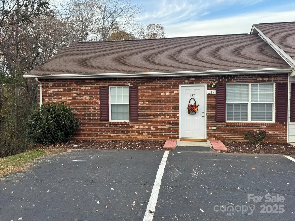 117 24th Street Nw, Hickory, NC 28601 - Image #1