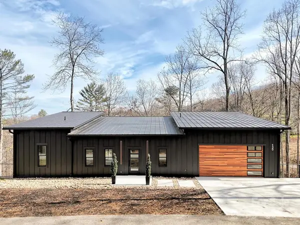 130 Midway Crossing Drive, Clyde, NC 28721