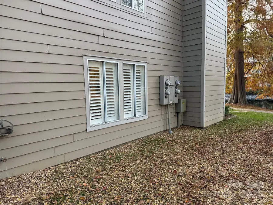 2525 A Stockbridge Drive, Charlotte, NC 28210 - Image #2