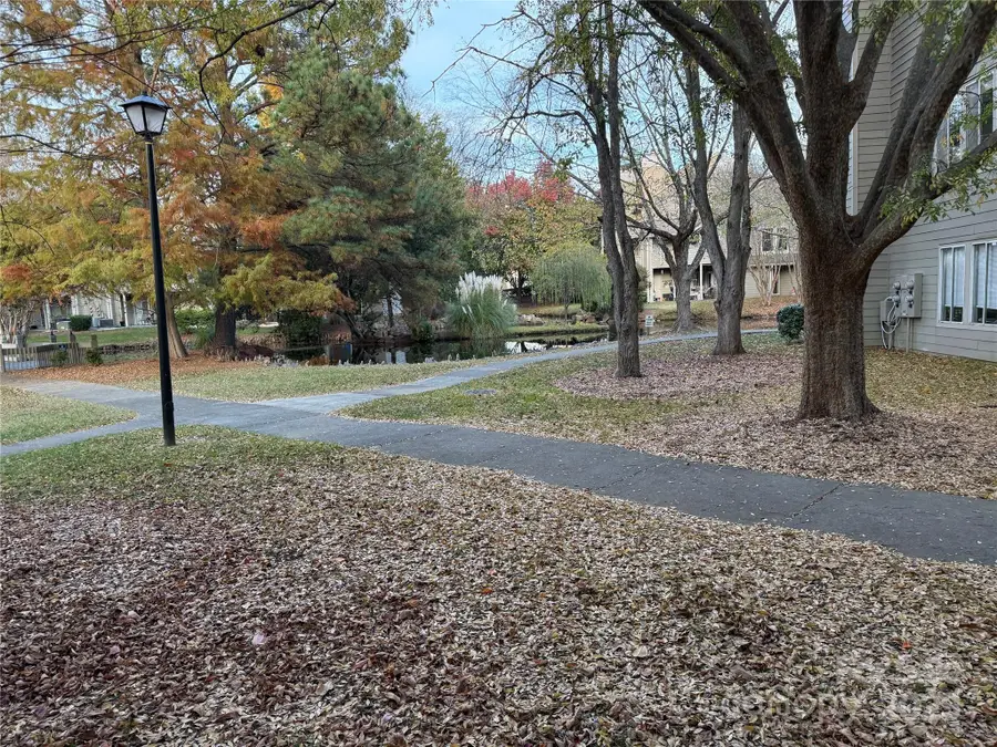 2525 A Stockbridge Drive, Charlotte, NC 28210 - Image #3