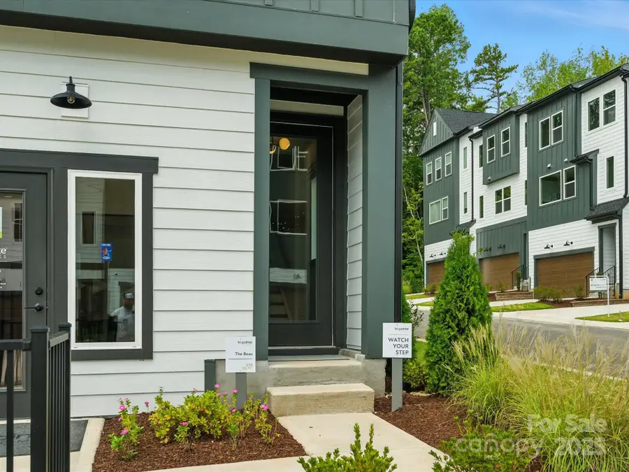 824 Flintside Lane, Charlotte, NC 28217 - Image #3