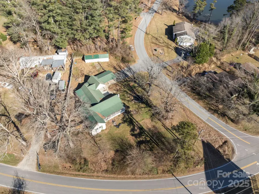 99 Wakefield Drive, Hendersonville, NC 28792 - Image #2