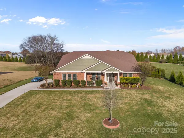 317 Candella Drive, Matthews, NC 28104