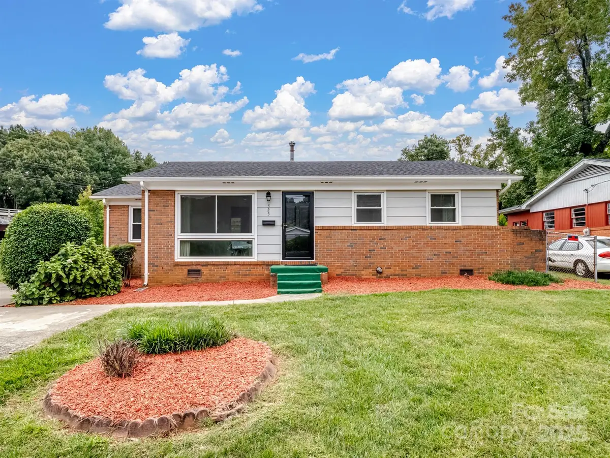 325 Prince Charles Street, Charlotte, NC 28213 - Image #1
