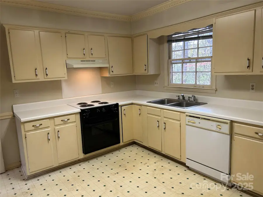 6230 Cross Creek Lane, Charlotte, NC 28212 - Image #2