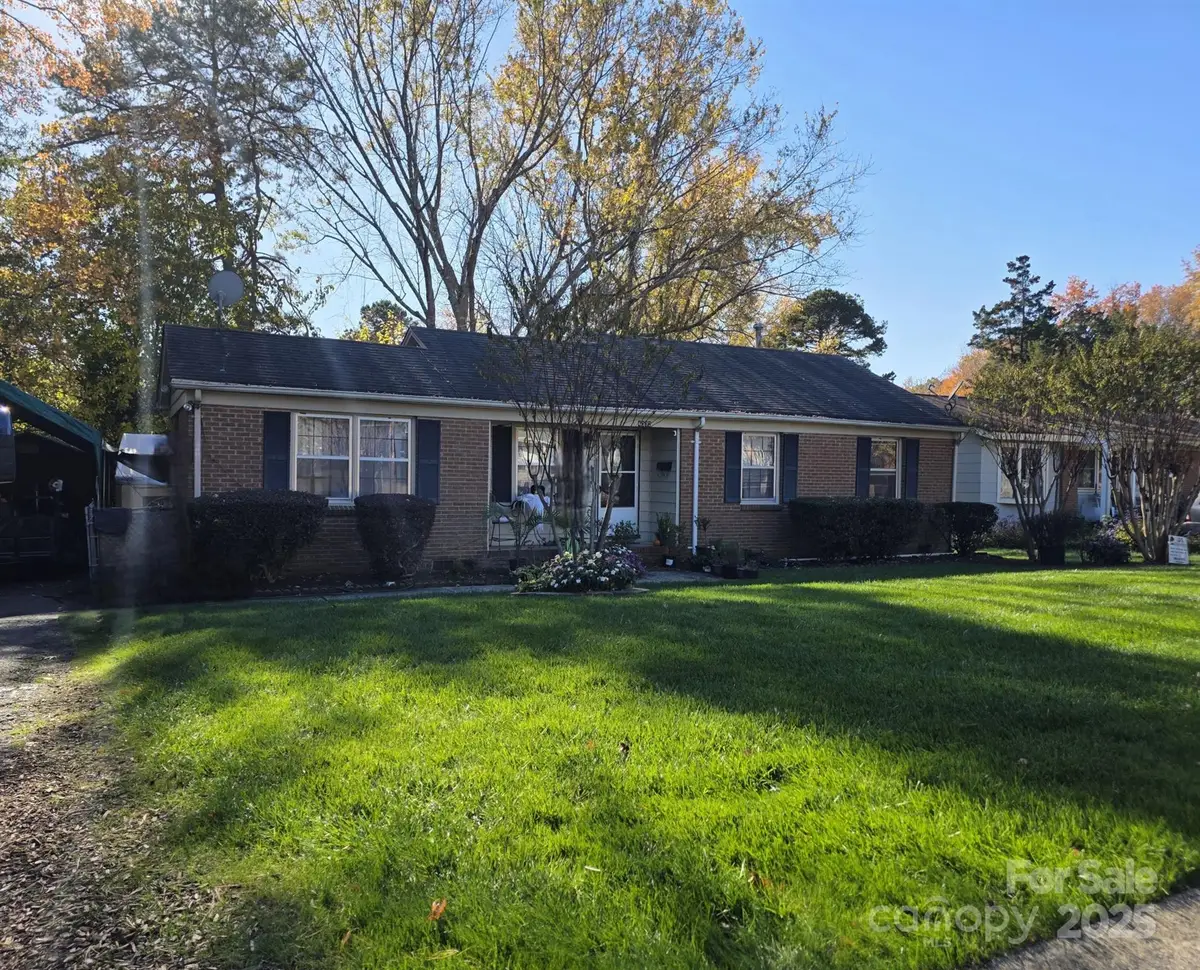 4332 Winedale Lane, Charlotte, NC 28205 - Image #1