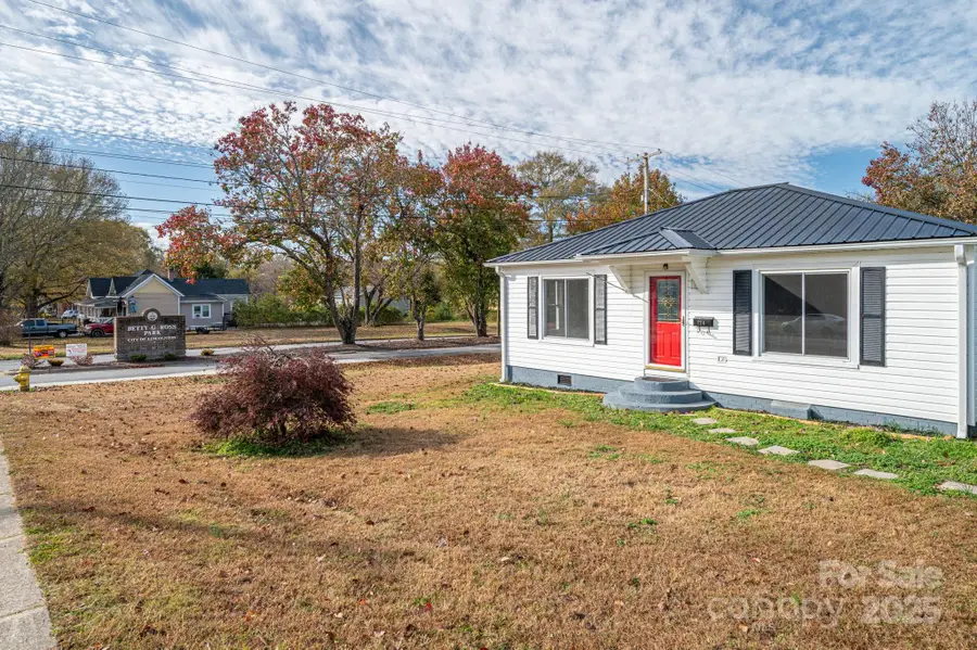 724 S Madison Street, Lincolnton, NC 28092 - Image #2