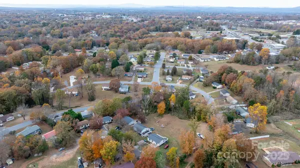 913 7th Street Drive Se, Hickory, NC 28602