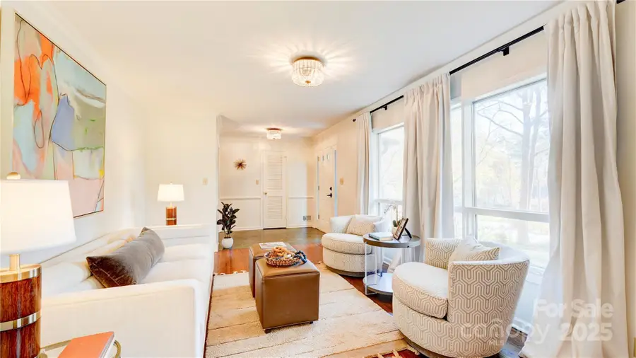 7044 Burlwood Road, Charlotte, NC 28211 - Image #2