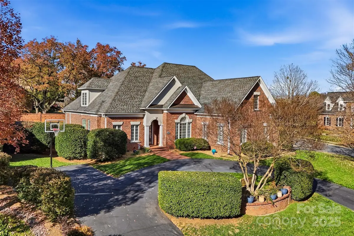 3997 2nd Street Drive Nw, Hickory, NC 28601 - Image #1