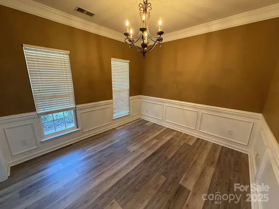 11042 Carver Pond Road, Charlotte, NC 28269 - Image #3