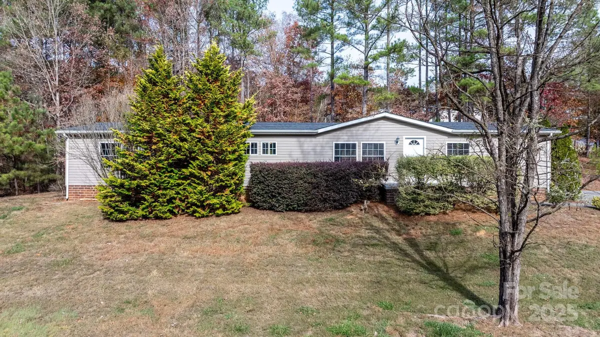 5499 Pembrooke Drive, Granite Falls, NC 28630 - Image #1