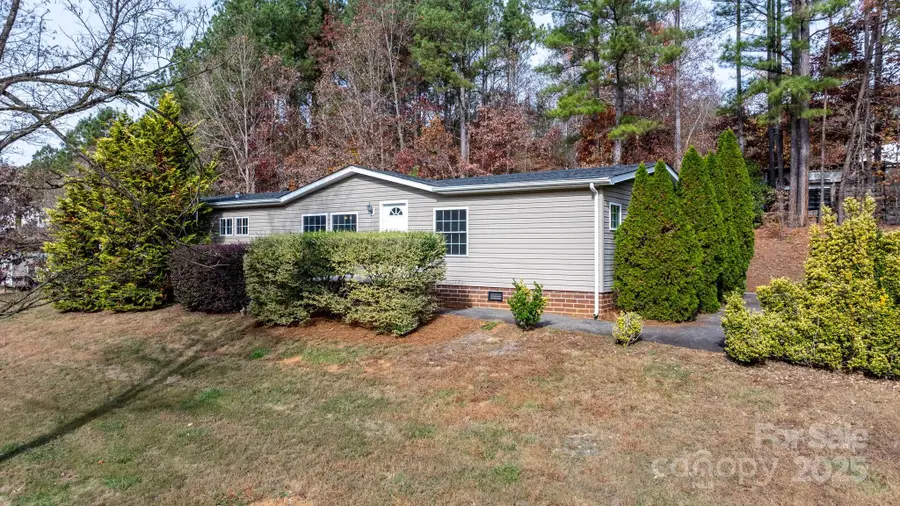 5499 Pembrooke Drive, Granite Falls, NC 28630 - Image #2