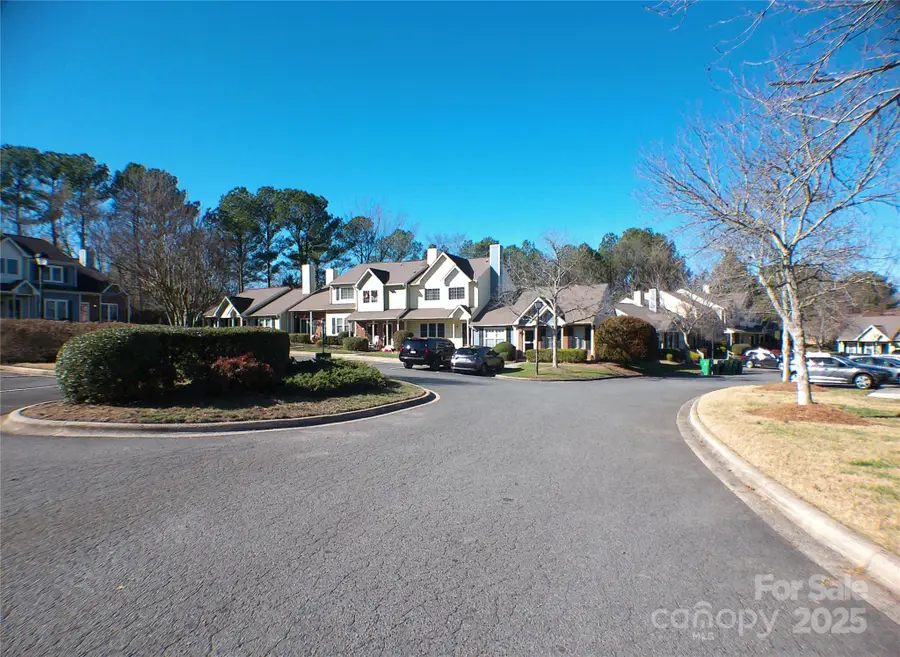 9112 Four Mile Creek Road, Charlotte, NC 28227 - Image #2