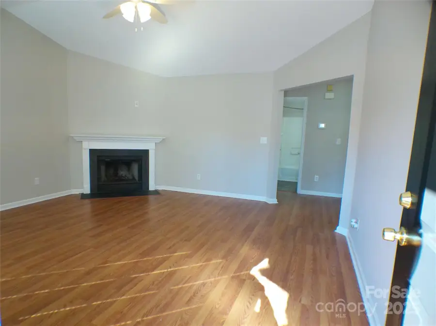 9112 Four Mile Creek Road, Charlotte, NC 28227 - Image #3