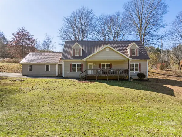 70 Pierce Elders Road, Whittier, NC 28789