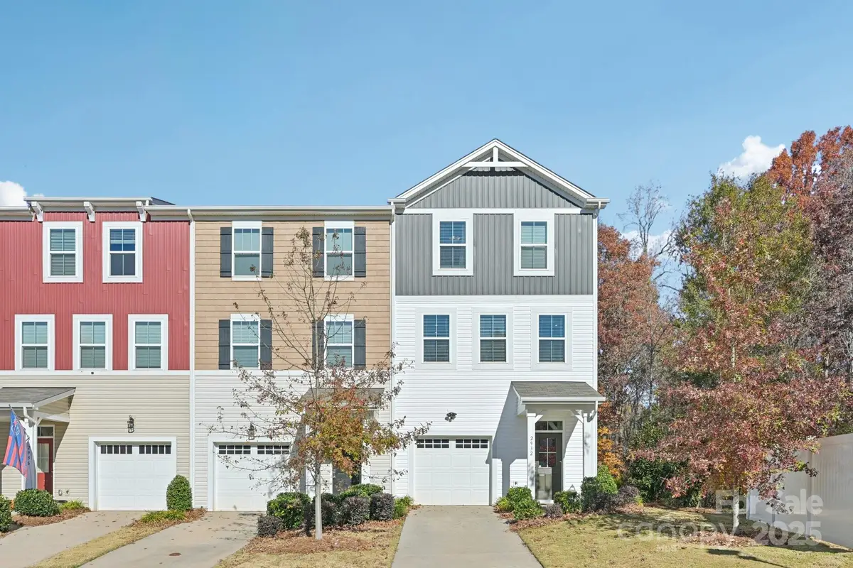 2932 Pirates Place, Charlotte, NC 28216 - Image #1