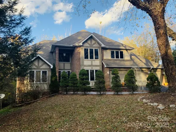 2 Sun Up Lane, Candler, NC 28715