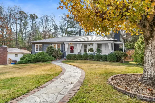 5 Deanwood Circle, Asheville, NC 28803