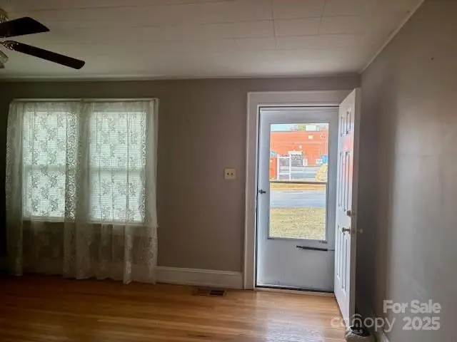 2219 6th Avenue Nw, Hickory, NC 28601 - Image #3