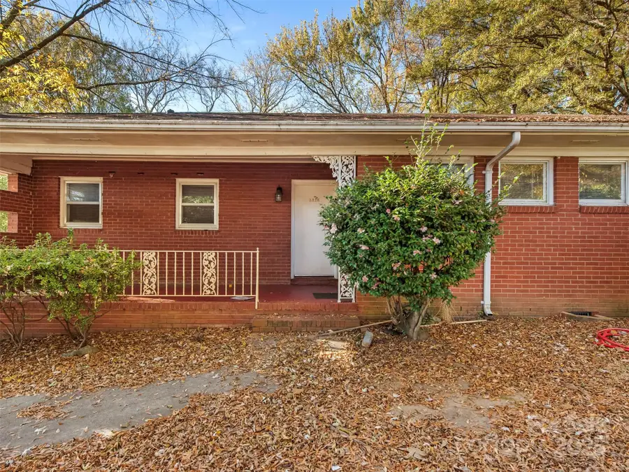 3826 Conway Avenue, Charlotte, NC 28209 - Image #2