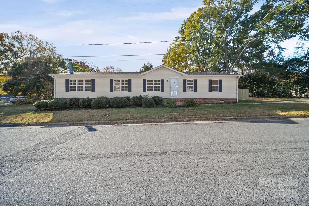2008 Woodlawn Street, Kannapolis, NC 28083 - Image #1