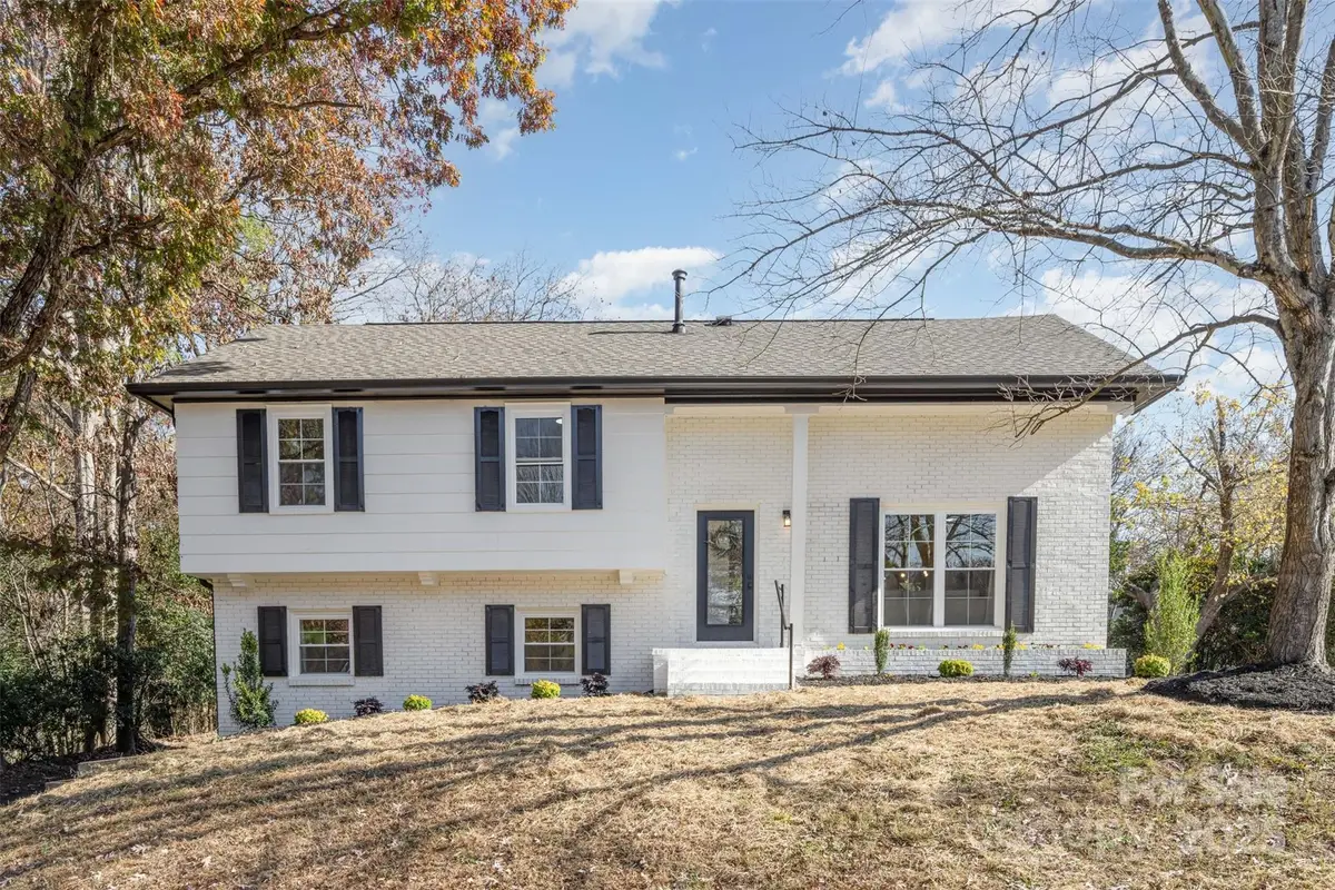 7329 Thorncliff Drive, Charlotte, NC 28210 - Image #1