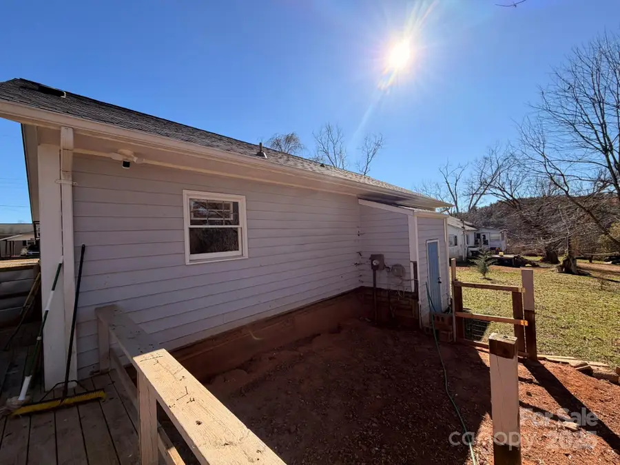 284 Jennings Road, North Wilkesboro, NC 28659 - Image #2