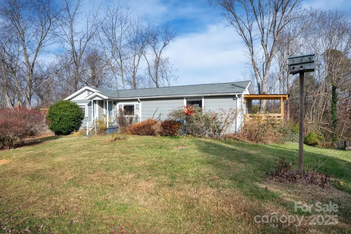 105 Smith Graveyard Road, Asheville, NC 28806 - Image #1
