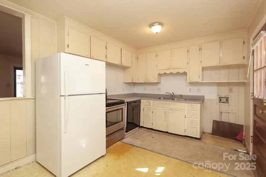 7126 Woodstream Drive, Charlotte, NC 28210 - Image #3