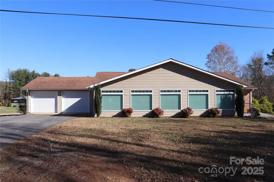 3041 Heffner Place, Hudson, NC 28638 - Image #2