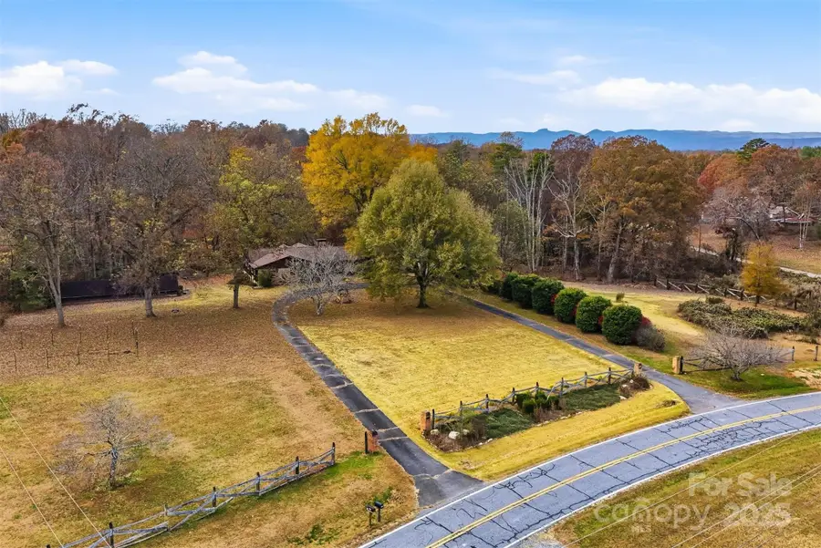 219 Settlemyre Road, Morganton, NC 28655 - Image #2