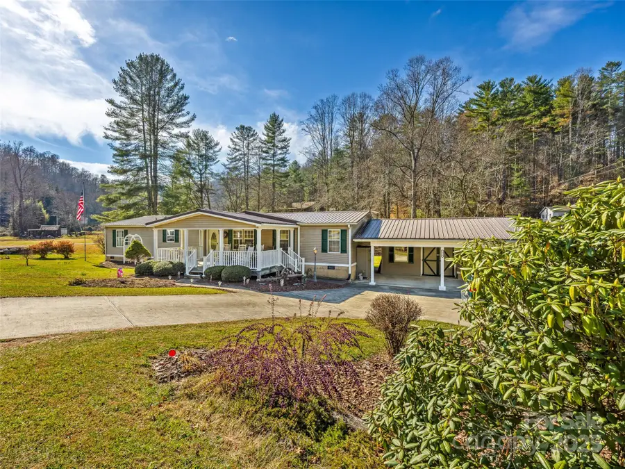422 Battle Creek Road, Horse Shoe, NC 28742 - Image #3