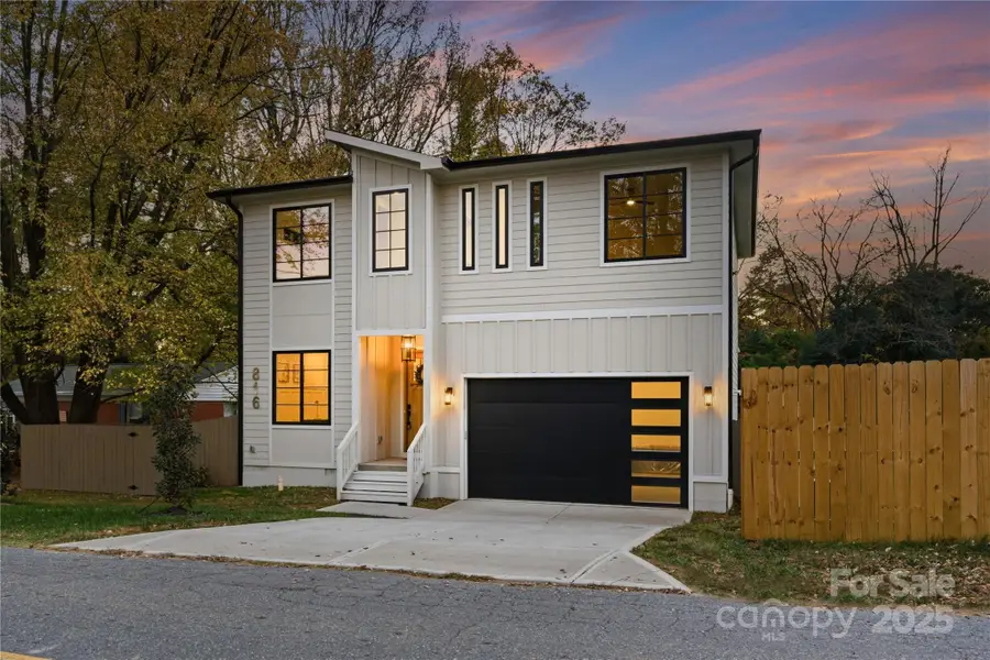 816 Tennyson Drive, Charlotte, NC 28208 - Image #2