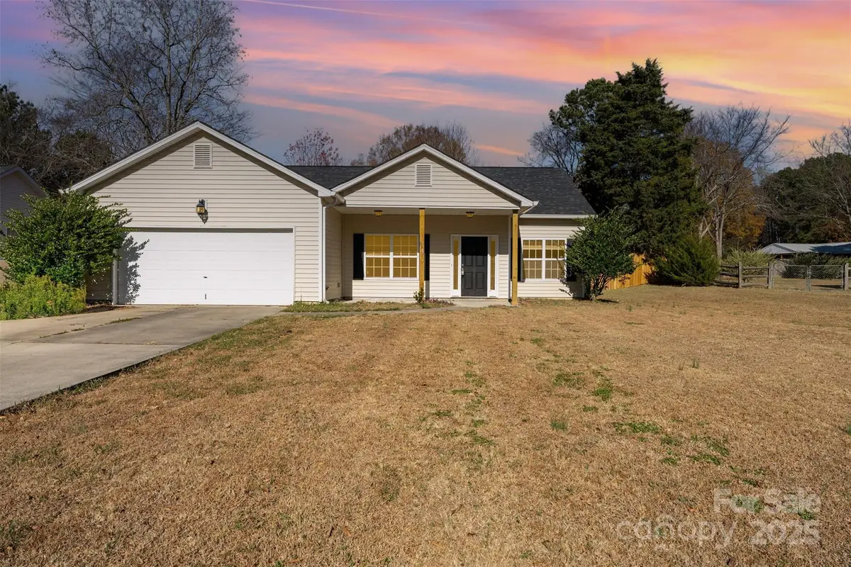 8517 Williamsburg Circle, Huntersville, NC 28078 - Image #1