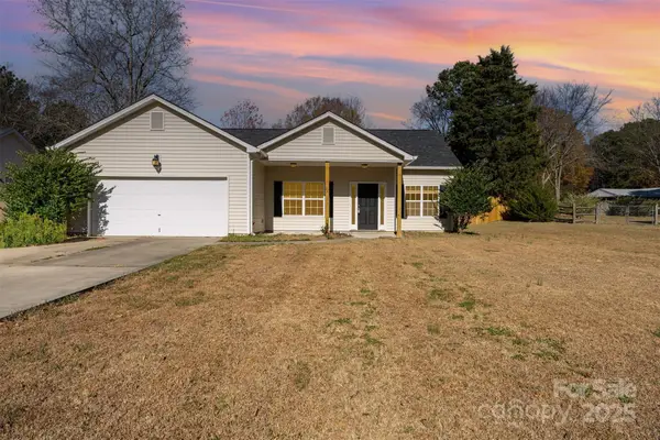 8517 Williamsburg Circle, Huntersville, NC 28078