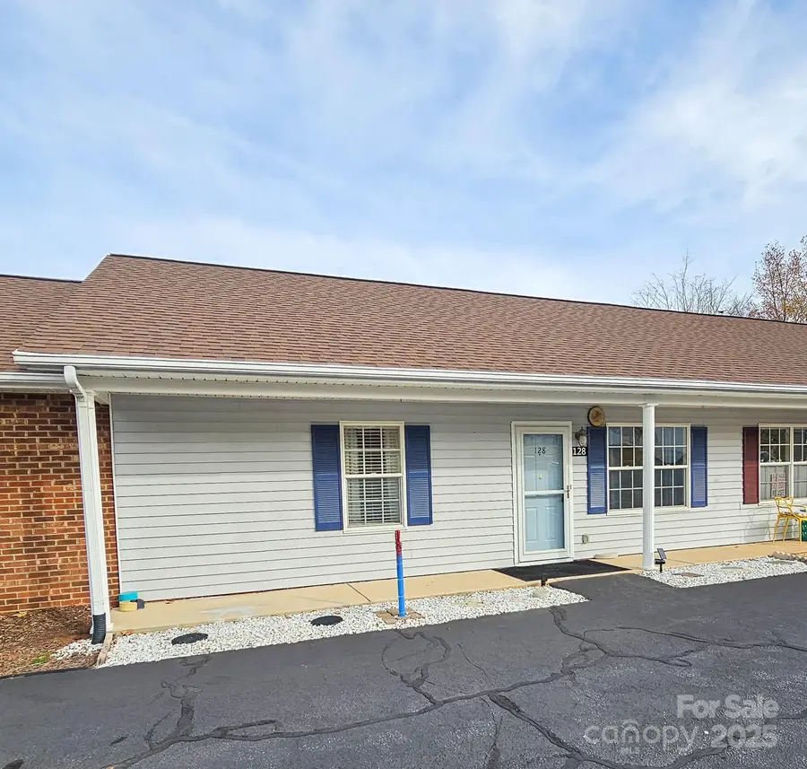 128 24th Street Nw, Hickory, NC 28601 - Image #2